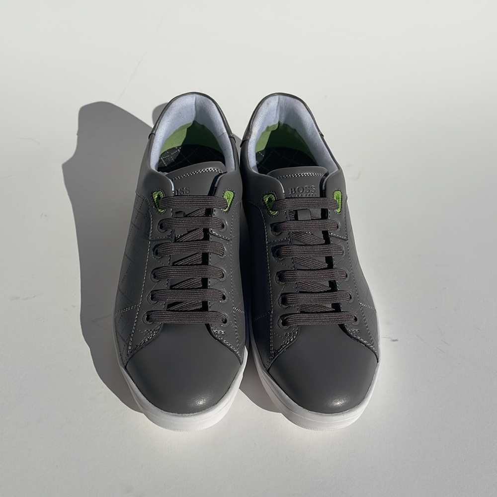 NWOT Hugo Boss sneakers